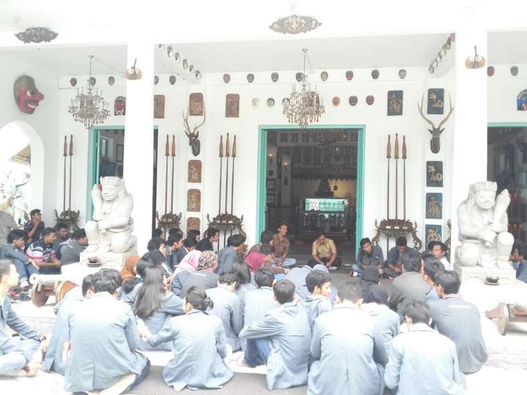 Wisata Edukasi Mahasiswa Stikom Surabaya Museum Gubug Wayang