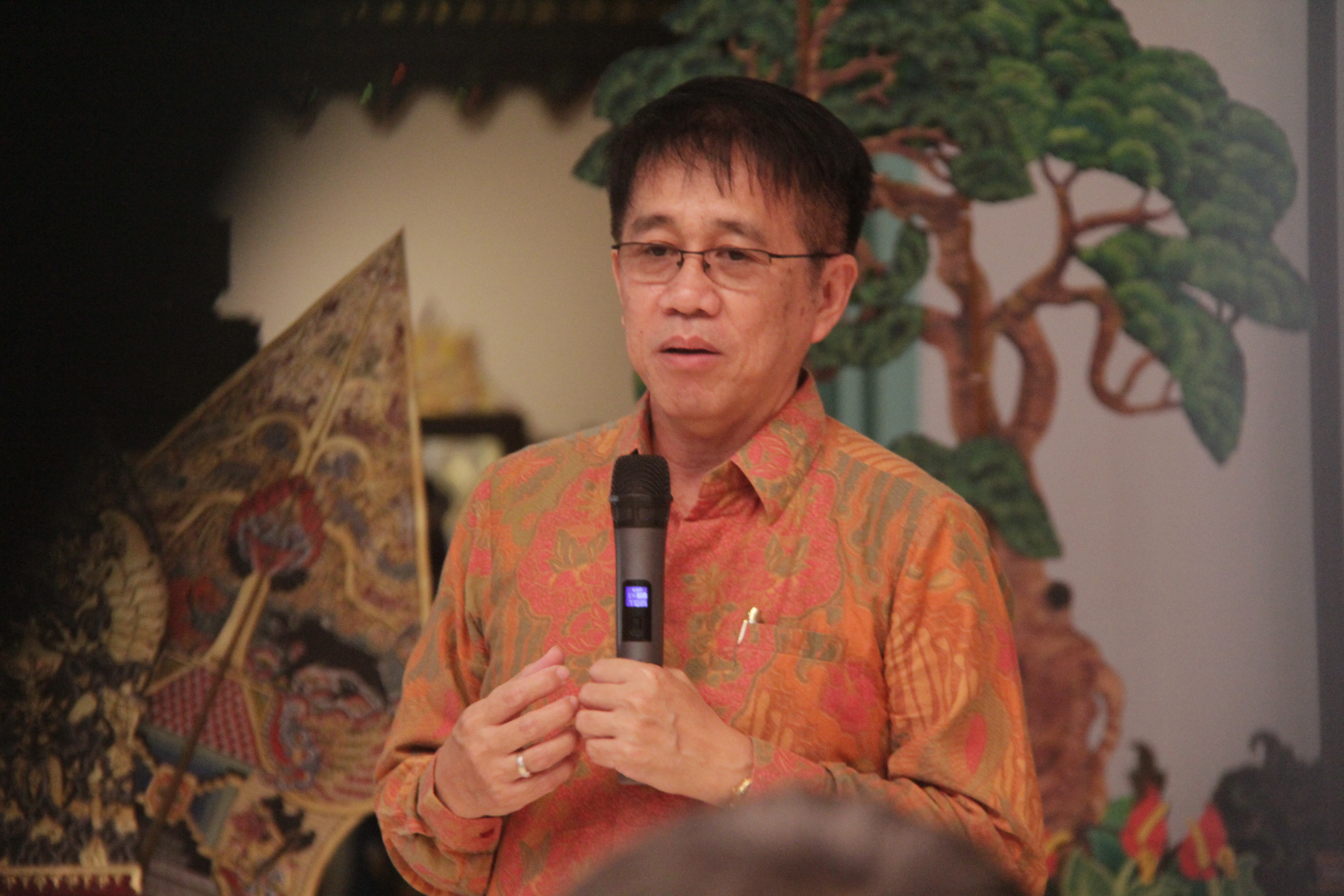 Prof. Ir. Joniarto Parung, MMBAT, Ph.D.