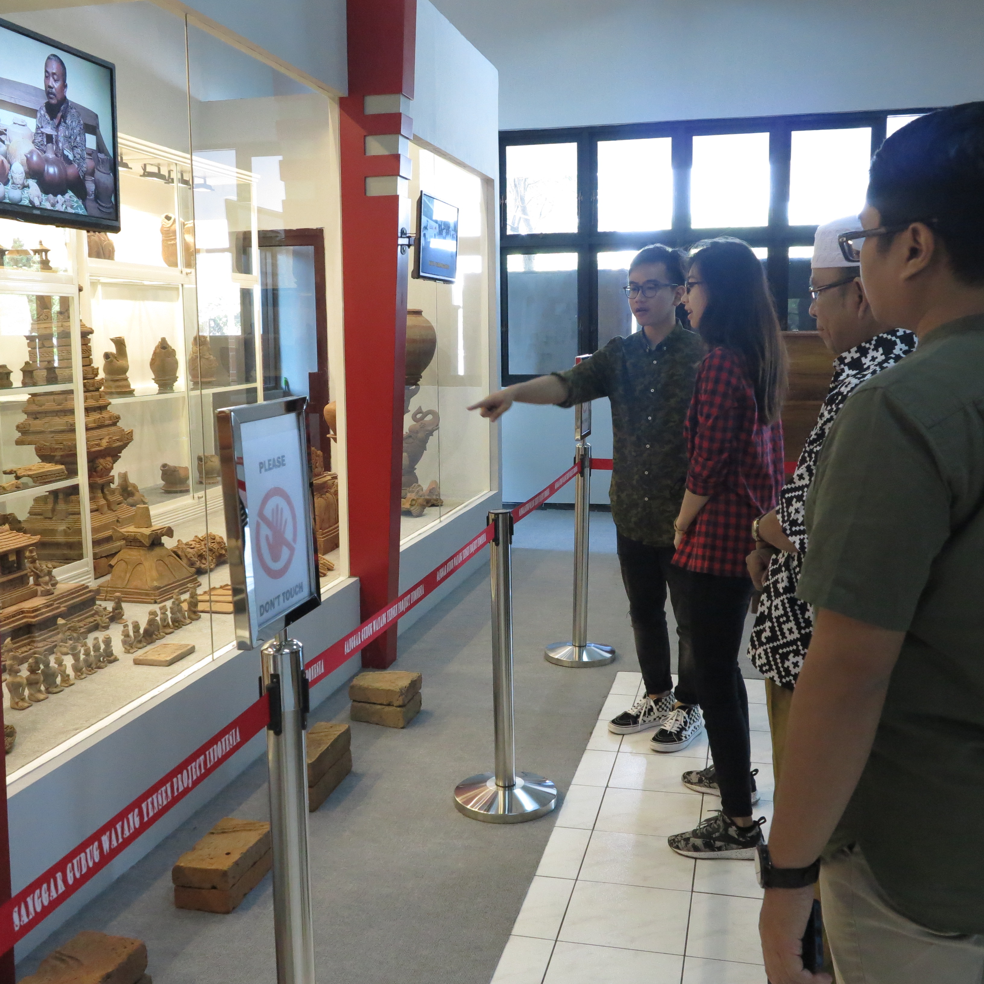 Kunjungan Mas Gibran di Temporary Museum