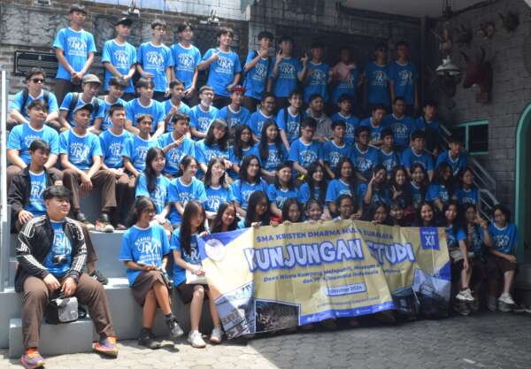 TOUR EDUKASI SMA KRISTEN DHARMA MULYA