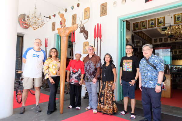 Kunjungan Museum oleh Rektor Universitas Ciputra dan Tim Peri Plus