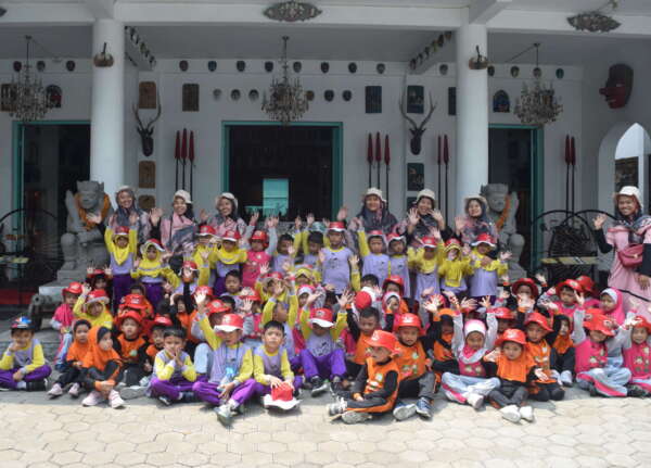 Tour Edukasi KB-TK IT Firdaus Jombang