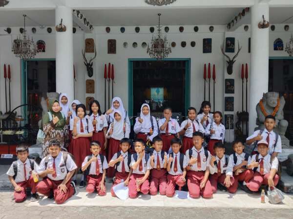 TOUR EDUKASI SDN BALONGSARI 2