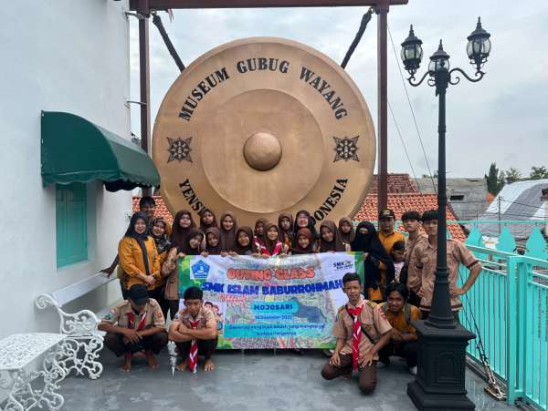 ANAK SMK JUGA BISA CINTA BUDAYA! SMK ISLAM BABURROHMAH BUKTINYA