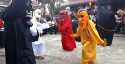 MENGENAL TARI TOPENG GUNDALA-GUNDALA  SEBAGAI RITUAL PEMANGGIL HUJAN DARI KARO